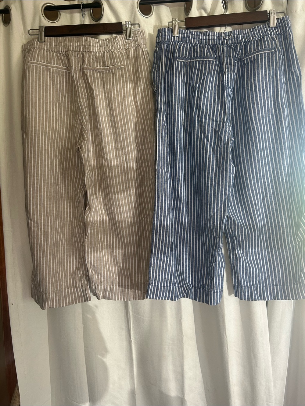 BeachLunchLounge Pair of Linen Blend Wide Leg Capri Pants - Picture 2 of 8